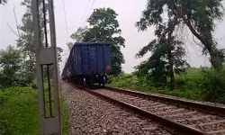 अचानक बगैर इंजन के ही दौड़ने लगे मालगाड़ी के 5 डिब्बे- ऐसे टला हादसा