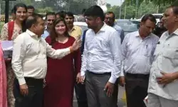 दफ्तरों में जींस पहनने पर रोक- डीसी ने लागू किया ड्रेस कोड दफ्तरों में जींस पहनने पर रोक- डीसी ने लागू किया ड्रेस कोड