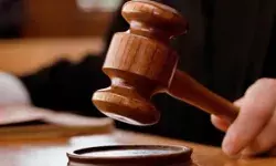 सजा काटकर लौटे व्यक्ति ने भरी अदालत जज को दी गालियां- HC में हंगामा सजा काटकर लौटे व्यक्ति ने भरी अदालत जज को दी गालियां- HC में हंगामा