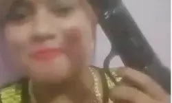 हथियारों का प्रर्दशन बना ट्रेंड, लडकी हो या लडका आए दिन बना रहे वीडियो हथियारों का प्रर्दशन बना ट्रेंड, लडकी हो या लडका आए दिन बना रहे वीडियो