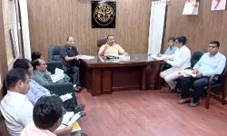 समीक्षा बैठक में मंत्री ने अधिकारियों पर कड़ी नाराजगी की व्यक्त