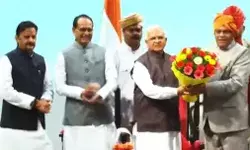 इलेक्शन से पहले कैबिनेट का विस्तार CM ने शामिल किये नए मंत्री इलेक्शन से पहले कैबिनेट का विस्तार CM ने शामिल किये नए मंत्री