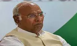 खडगे खड़के भाजपा पर बोले- BJP ने बनाया है MP को.... खडगे खड़के भाजपा पर बोले- BJP ने बनाया है MP को....