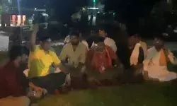 फर्जी फूड इंस्पेक्टर भेजकर वसूली करा रही पुलिस- 4 सिपाही सस्पेंड फर्जी फूड इंस्पेक्टर भेजकर वसूली करा रही पुलिस- 4 सिपाही सस्पेंड