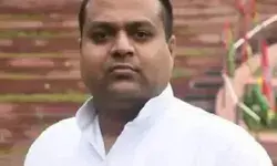 सपा के ट्विटर हैंडलर की तलाश में पुलिस की ताबड़तोड़ छापेमारी