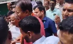 बीजेपी सांसद को इलाके के लोगों ने दिखाए काले झंडे- लगाए आरोप बीजेपी सांसद को इलाके के लोगों ने दिखाए काले झंडे- लगाए आरोप