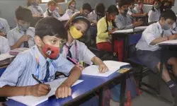 अब दिल्ली के स्कूल में भी खुब्बापुर कांड- महिला टीचर ने क्लास में.. अब दिल्ली के स्कूल में भी खुब्बापुर कांड- महिला टीचर ने क्लास में..