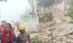 खाना बनाते समय फटा सिलेंडर- घर में लगी आग- तीन लोग गंभीर खाना बनाते समय फटा सिलेंडर- घर में लगी आग- तीन लोग गंभीर