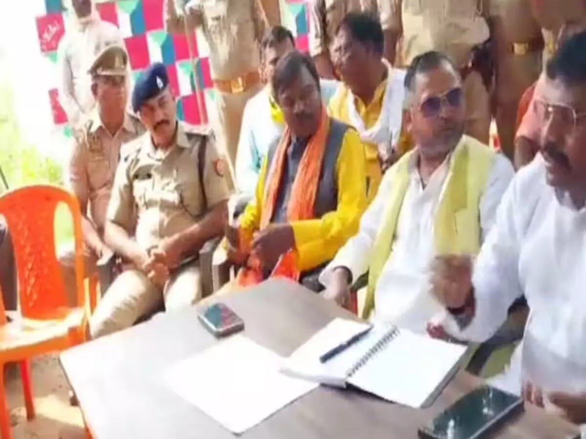 भाजपा के पूर्व सांसद का पुलिस को धमकी देने वाला वीडियो वायरल भाजपा के पूर्व सांसद का पुलिस को धमकी देने वाला वीडियो वायरल