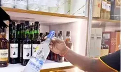 तीन दिन के लॉकडाउन में शराब की दुकानें रहेगी बंद! स्टॉक करना शुरू