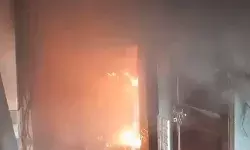 पटाखा गोदाम में लगी आग- महिला की मौत- तीन कर्मचारी झुलसे