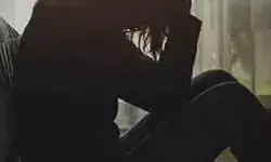 जवान बहू को घर में अकेली देख डोली ससुर की नीयत और कर डाला....