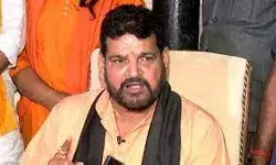 सांप, बिच्छू, नेवला, कबूतर के एक होने से देश का भला नहीं- ब्रजभूषण सांप, बिच्छू, नेवला, कबूतर के एक होने से देश का भला नहीं- ब्रजभूषण