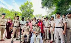 छापेमारी में चोरी और लूट के करीब दो करोड़ के मोबाइल फोन बरामद