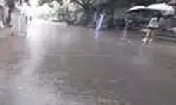 भारी बारिश के मद्देनज़र येलो अलर्ट जारी- लोगो में दशहत का माहौल भारी बारिश के मद्देनज़र येलो अलर्ट जारी- लोगो में दशहत का माहौल