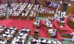 केंद्र की राह पर UP- अब योगी सरकार भी बुलाएगी विधानमंडल का विशेष सत्र केंद्र की राह पर UP- अब योगी सरकार भी बुलाएगी विधानमंडल का विशेष सत्र