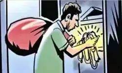 चप्पल के चक्कर में बुरा फंसा बदमाश- पिटाई के साथ देखनी पड़ी हवालात