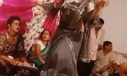 पूजा स्थल बना दिया थिएटर- जन्माष्टमी पर बार बालाओं के ठुमके पूजा स्थल बना दिया थिएटर- जन्माष्टमी पर बार बालाओं के ठुमके