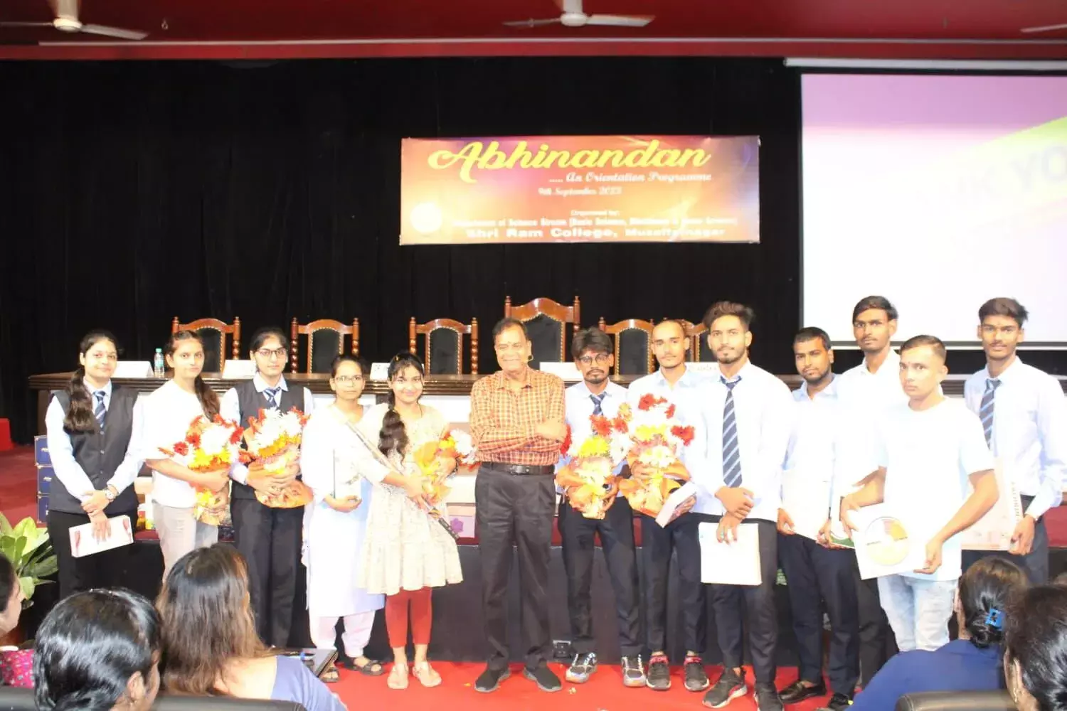 श्रीराम कॉलेज में ओरियेंटेशन कार्यक्रम अभिनन्दन का आयोजन- दी शुभकामनाएं