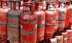 CM का बड़ा ऐलान- 450 रुपए में सिलेंडर- 60 फ़ीसदी अंको पर लैपटॉप