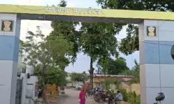 गिरी कप्तान की गाज- इंस्पेक्टर समेत 14 पुलिसकर्मी लाइन हाजिर गिरी कप्तान की गाज- इंस्पेक्टर समेत 14 पुलिसकर्मी लाइन हाजिर