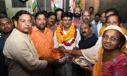 मंत्री कपिलदेव ने अपनी विधानसभा के चारों मंडलों से मिट्टी की संगृहीत मंत्री कपिलदेव ने अपनी विधानसभा के चारों मंडलों से मिट्टी की संगृहीत