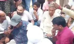 50 गांवों में दो दिन से ठप्प पड़ी विद्युत आपूर्ति- धरने पर बैठे BJP MLA 50 गांवों में दो दिन से ठप्प पड़ी विद्युत आपूर्ति- धरने पर बैठे BJP MLA