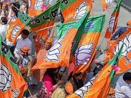 सुभाष सरकार को बंगाल में BJP कार्यकर्ताओं ने दो घंटे तक बंद रखा