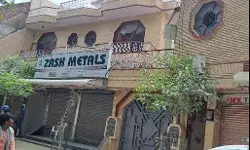 आजम से करीबी पड़ी भारी- जल निगम के रिटायर इंजीनियर के घर छापेमारी आजम से करीबी पड़ी भारी- जल निगम के रिटायर इंजीनियर के घर छापेमारी