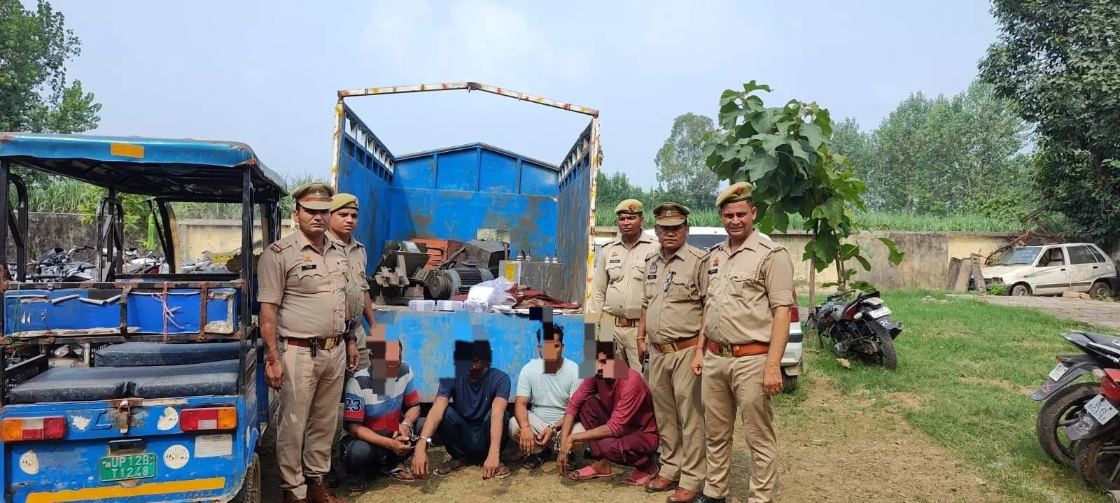 खुलासा कर अरेस्टिंग का मारा चौका- लाखों की नगदी सहित माल बरामद