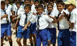 UP के स्कूलों में घटेंगे पढ़ाई के घंटे- 2 शनिवार छुट्टी, 2 शनिवार ढाई.. UP के स्कूलों में घटेंगे पढ़ाई के घंटे- 2 शनिवार छुट्टी, 2 शनिवार ढाई..