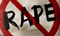 काला जादू व अनुष्ठान के नाम पर महिला से ऐंठा सोना और खूब किया रेप काला जादू व अनुष्ठान के नाम पर महिला से ऐंठा सोना और खूब किया रेप