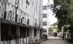 KGMU की तीसरी मंजिल से गिरा मरीज- हुआ था रीड की हड्डी का ऑपरेशन