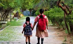 5 दिन बंद रहेंगे स्कूल कॉलेज! बदली जा रही एग्जाम की तारीखें 5 दिन बंद रहेंगे स्कूल कॉलेज! बदली जा रही एग्जाम की तारीखें