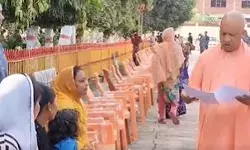 गंभीरता और संवेदनशीलता से हो समस्याओं का निस्तारण- CM योगी गंभीरता और संवेदनशीलता से हो समस्याओं का निस्तारण- CM योगी