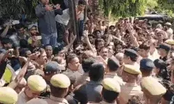 घर में घुसकर प्रोफेसर की हत्या- 6 की हालत गंभीर- मचा हड़कंप