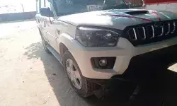 स्कार्पियो सवार बदमाशों ने तोडा बैरियर- सिपाही की मौत- गाड़ी छोड़ भागे..