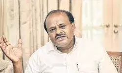 कुमारस्वामी ने चुनाव आयोग से आग्रह किया कुमारस्वामी ने चुनाव आयोग से आग्रह किया