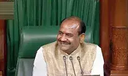 बिरला ने नारीशक्तिवंदन अधिनियम पारित होने पर महिलाओं को बधाई दी...