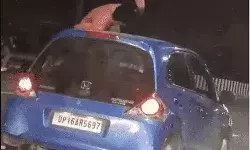 शर्ट उतारकर कार की खिड़की पर लटकने की चुकानी पड़ी बड़ी कीमत