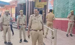 महिला कांस्टेबल पर हमला करने वाला बदमाश एनकाउंटर में ढेर - SO भी .. महिला कांस्टेबल पर हमला करने वाला बदमाश एनकाउंटर में ढेर - SO भी ..