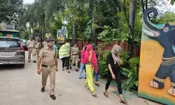 रिसोर्ट में पड़े छापे में चलता मिला जुआघर- नृत्यांगना कर रही थी डांस...