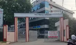 रिश्वतखोर बाबू एवं मेट सस्पेंड- जेई के खिलाफ संस्तुति- सचिव करेंगे जांच