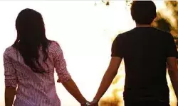 पति को दवाई खरीदता छोड़ बॉयफ्रेंड के साथ पत्नी हुई फुर्र पति को दवाई खरीदता छोड़ बॉयफ्रेंड के साथ पत्नी हुई फुर्र