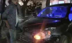 गाय से टकराकर डिवाइडर पर चढ़ी कर के उड़े परखच्चे- आईफोन एवं..