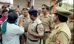 प्रदेश अध्यक्ष की गाड़ी से उतरवाया हूटर- सीओ के साथ हुई नोंकझोंक प्रदेश अध्यक्ष की गाड़ी से उतरवाया हूटर- सीओ के साथ हुई नोंकझोंक