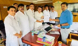 रालोद नेताओं ने की आयुक्त से मुलाकात- किसानों की समस्याओं से कराया अवगत रालोद नेताओं ने की आयुक्त से मुलाकात- किसानों की समस्याओं से कराया अवगत