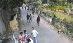 युवक के टोपी लगाकर आने से कॉलेज में बवाल- जमकर की गई पिटाई युवक के टोपी लगाकर आने से कॉलेज में बवाल- जमकर की गई पिटाई