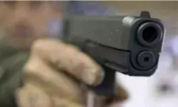 पड़ोसी के घर बना मीट कुत्ते ने खाया- वकील ने उसे मौत का निवाला बनाया पड़ोसी के घर बना मीट कुत्ते ने खाया- वकील ने उसे मौत का निवाला बनाया