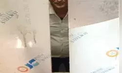 अदालत में जा रहे वकील साहब लिफ्ट में ही फंसे रह गए
